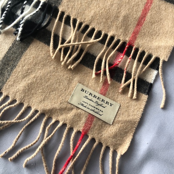 Classic Burberry cashmere scarf